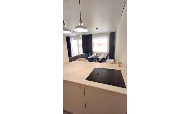 Resale - Apartament / Duplex -
Torrevieja - Playa Acequion