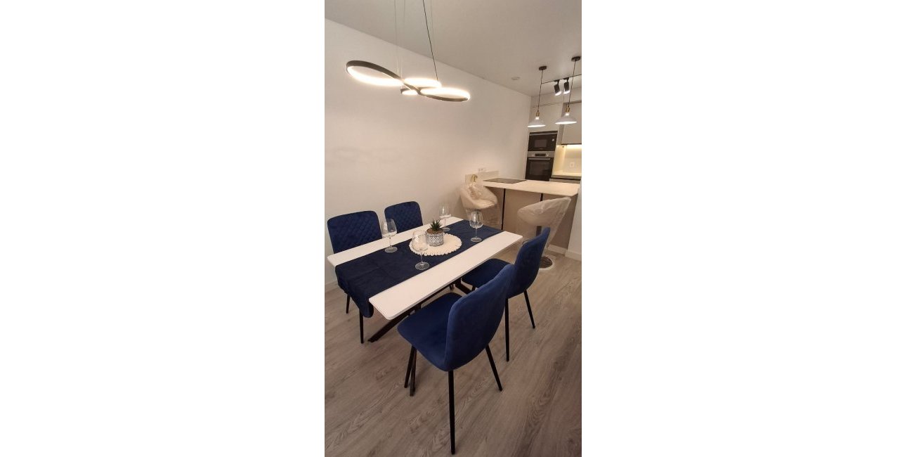 Resale - Apartament / Duplex -
Torrevieja - Playa Acequion