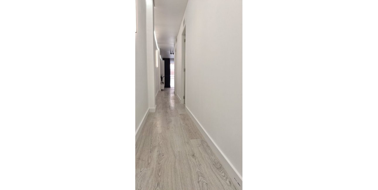 Resale - Apartament / Duplex -
Torrevieja - Playa Acequion
