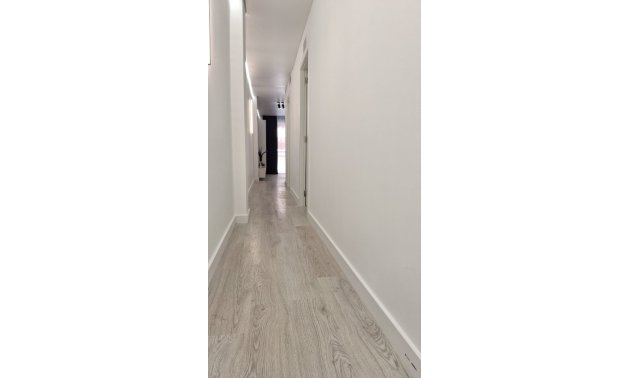 Resale - Apartament / Duplex -
Torrevieja - Playa Acequion