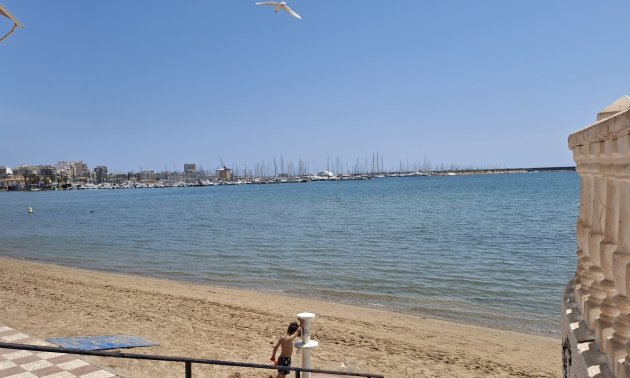 Resale - Apartament / Duplex -
Torrevieja - Playa Acequion