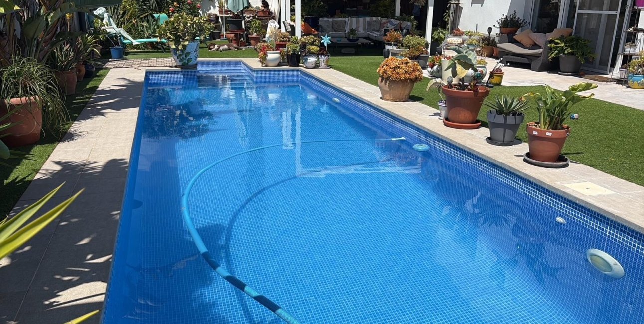 Resale - Villa / House -
Torrevieja - La Siesta