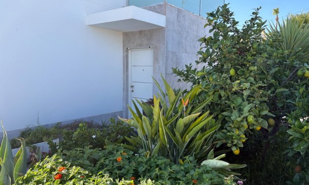 Resale - Villa / House -
Torrevieja - La Siesta