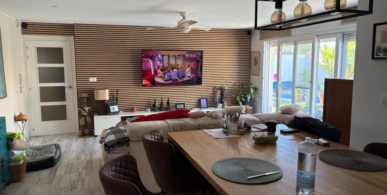 Resale - Villa / House -
Torrevieja - La Siesta