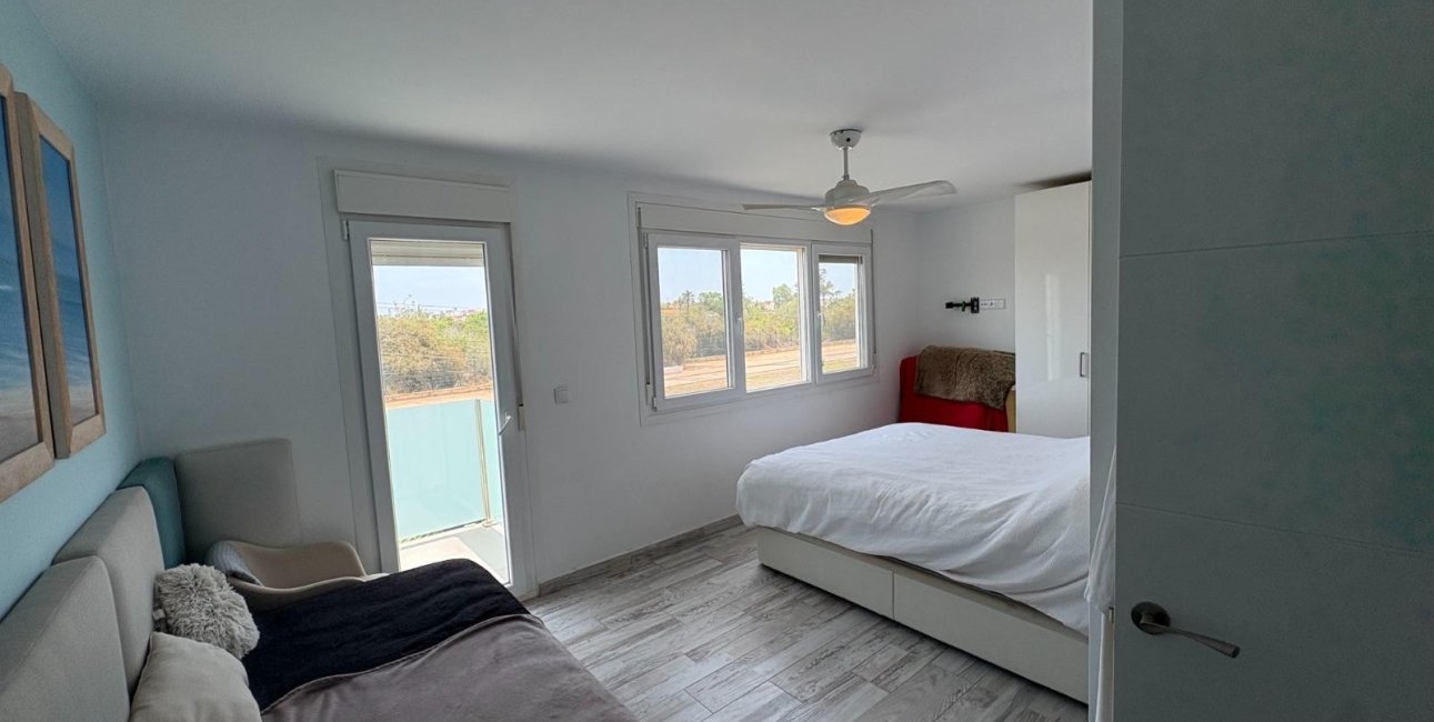 Resale - Villa / House -
Torrevieja - La Siesta
