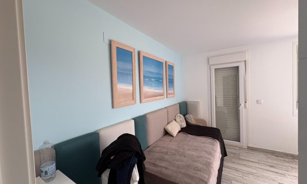 Resale - Villa / House -
Torrevieja - La Siesta