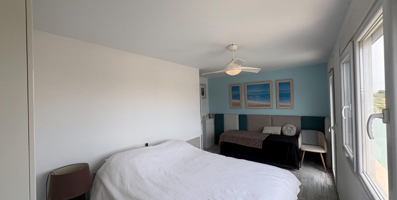 Resale - Villa / House -
Torrevieja - La Siesta