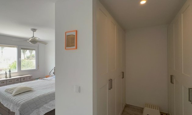 Resale - Villa / House -
Torrevieja - La Siesta
