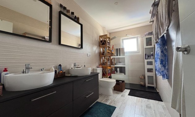 Resale - Villa / House -
Torrevieja - La Siesta