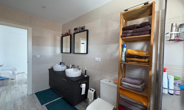Resale - Villa / House -
Torrevieja - La Siesta