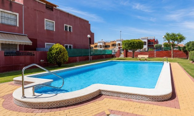Reventa - Bungalow -
Los Altos - Dream Hills - Dream Hills 2