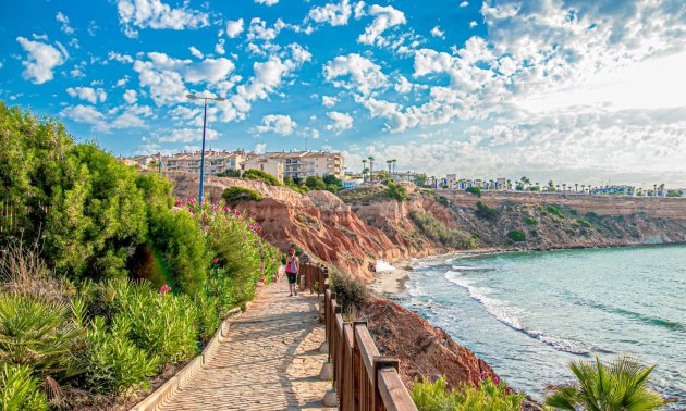 Reventa - Bungalow -
Los Altos - Dream Hills - Dream Hills 2