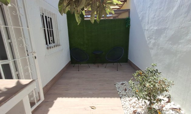 Resale - Townhouse / Terraced House -
Orihuela - Playa Flamenca