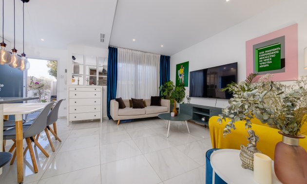 Resale - Townhouse -
Orihuela Costa - Las Filipinas