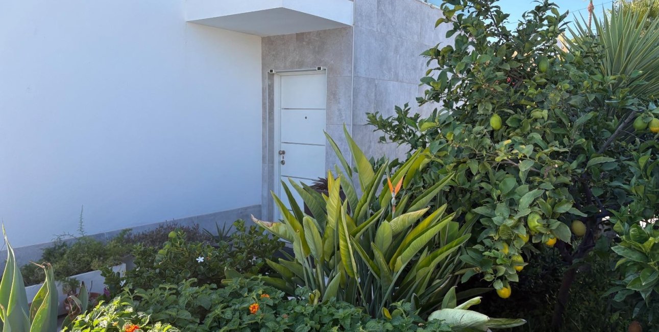 Resale - Villa -
Torrevieja - Torretas