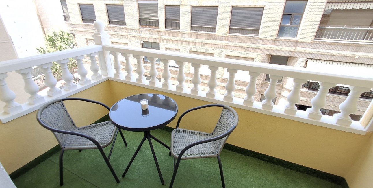 Resale - Apartment / flat -
Torrevieja - Torrevieja - Centre