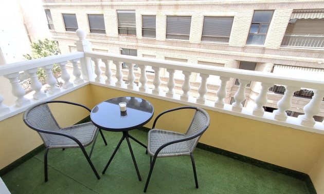 Resale - Apartment / flat -
Torrevieja - Torrevieja - Centre