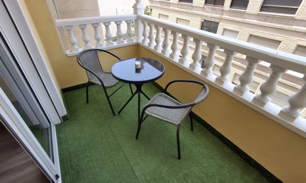 Resale - Apartment / flat -
Torrevieja - Torrevieja - Centre