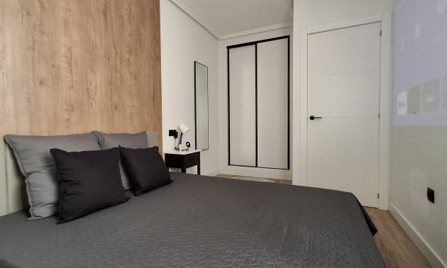 Resale - Apartment / flat -
Torrevieja - Torrevieja - Centre