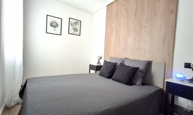 Resale - Apartment / flat -
Torrevieja - Torrevieja - Centre