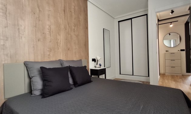 Resale - Apartment / flat -
Torrevieja - Torrevieja - Centre