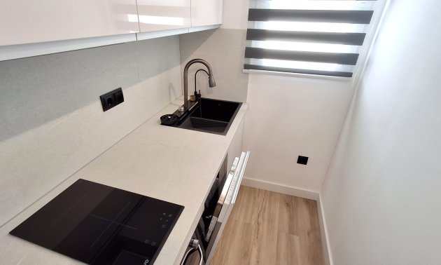 Resale - Apartment / flat -
Torrevieja - Torrevieja - Centre