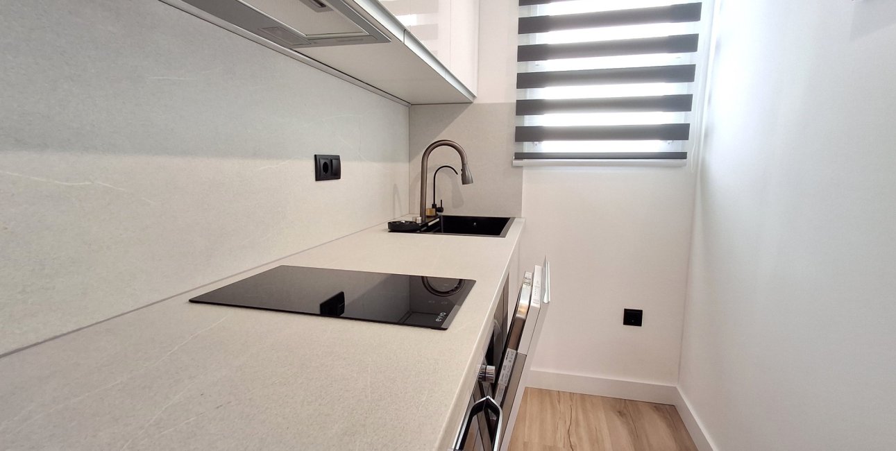 Resale - Apartment / flat -
Torrevieja - Torrevieja - Centre