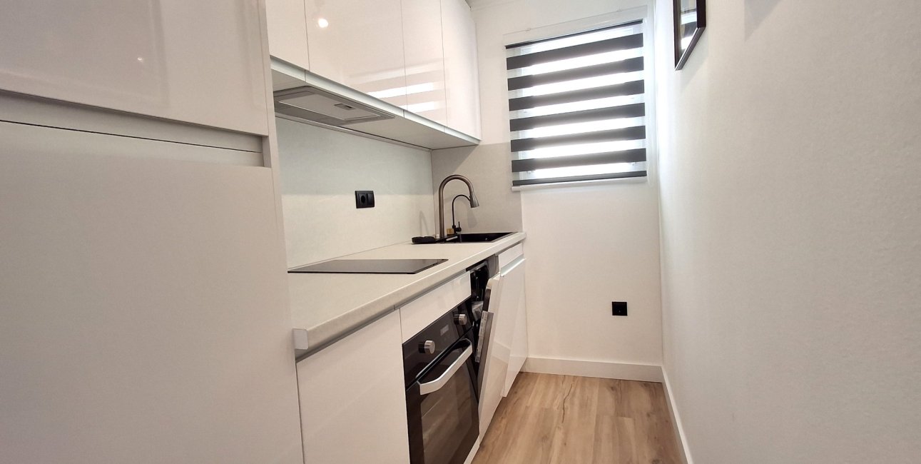 Resale - Apartment / flat -
Torrevieja - Torrevieja - Centre