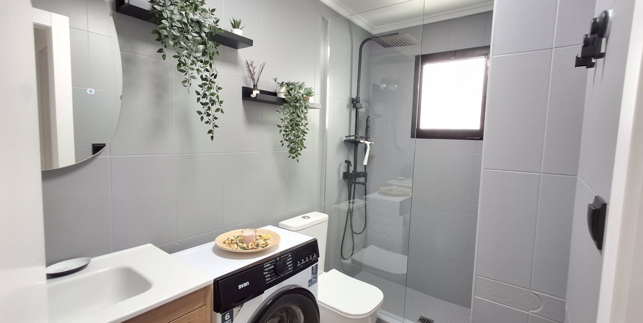 Resale - Apartment / flat -
Torrevieja - Torrevieja - Centre