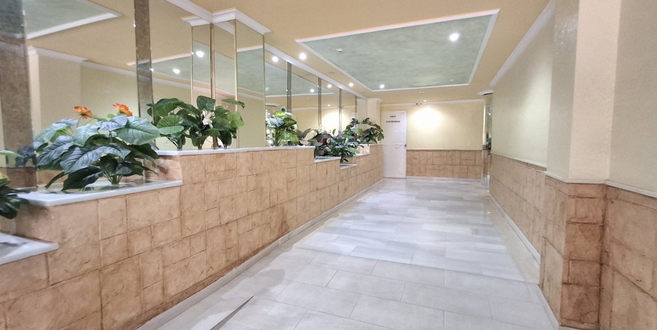Resale - Apartment / flat -
Torrevieja - Torrevieja - Centre