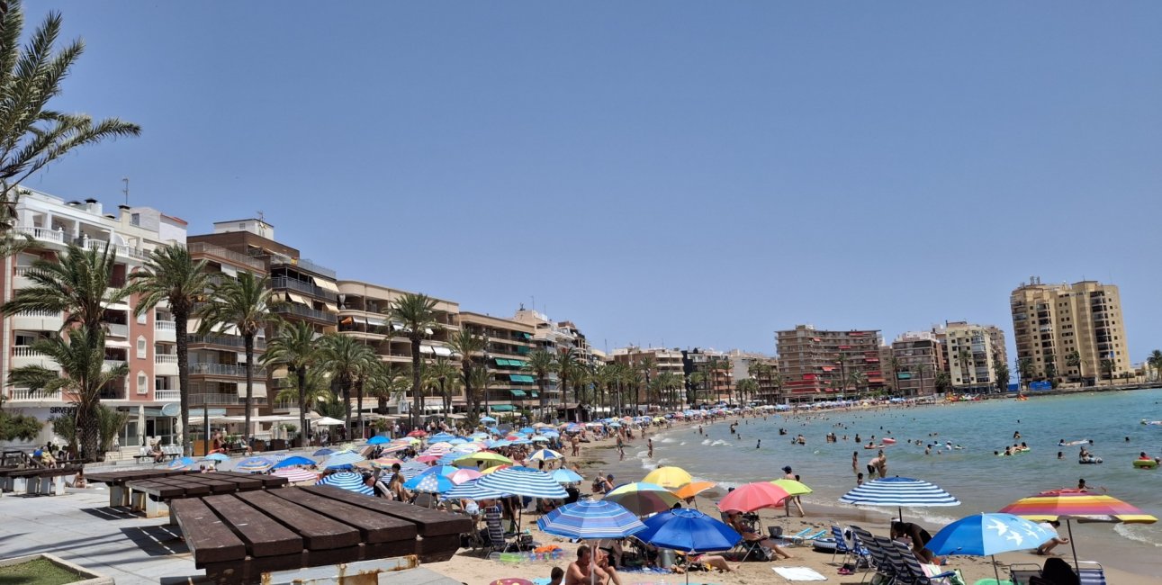 Resale - Apartment / flat -
Torrevieja - Torrevieja - Centre