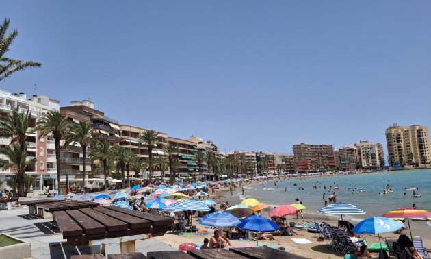 Resale - Apartment / flat -
Torrevieja - Torrevieja - Centre