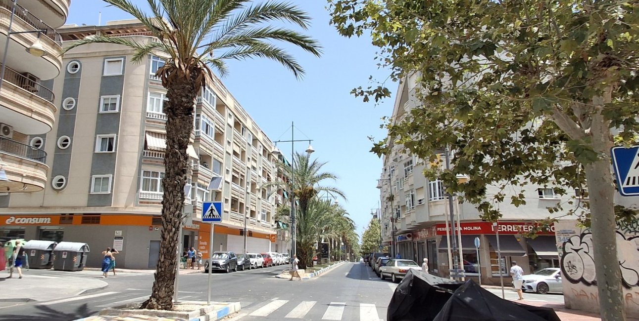 Resale - Apartment / flat -
Torrevieja - Torrevieja - Centre