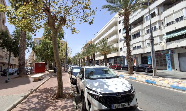 Resale - Apartment / flat -
Torrevieja - Torrevieja - Centre