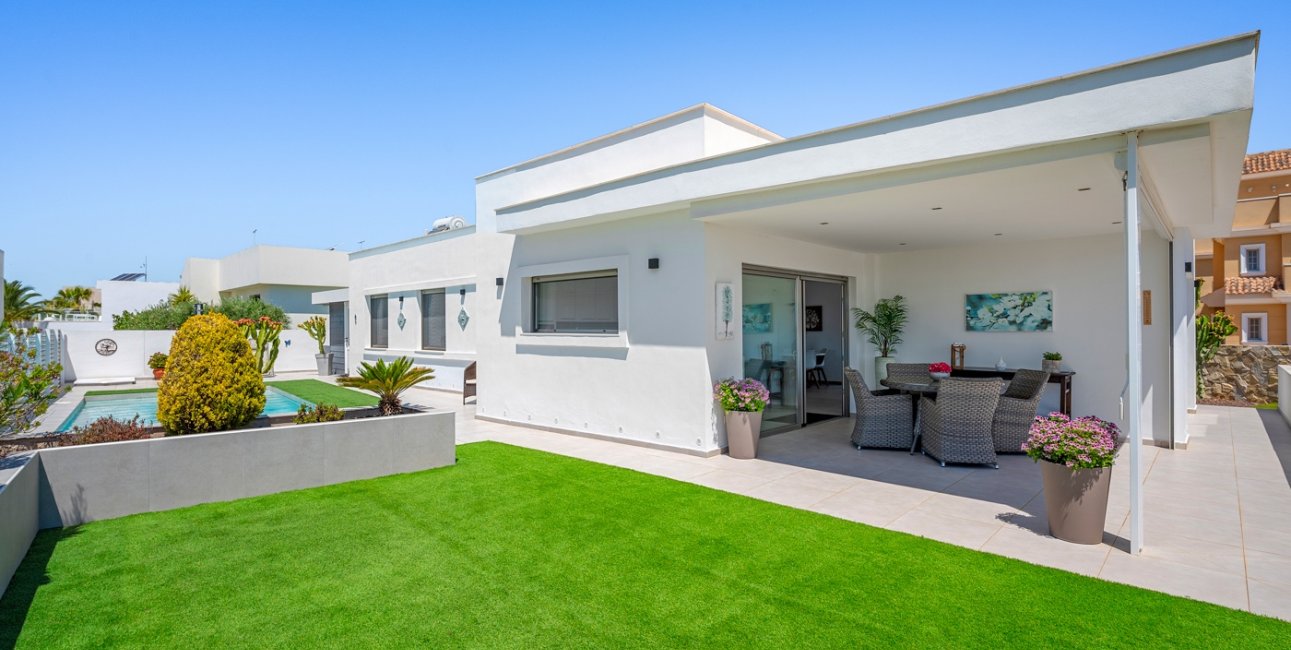Resale - Villa -
La Marina - La Marina - Urbanization