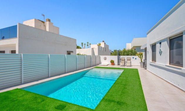 Resale - Villa -
La Marina - La Marina - Urbanization