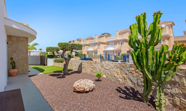 Resale - Villa -
La Marina - La Marina - Urbanization