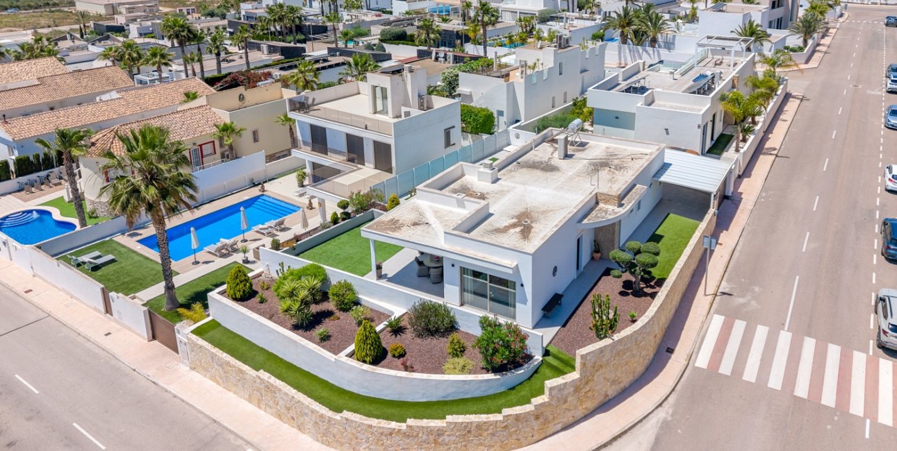 Resale - Villa -
La Marina - La Marina - Urbanization