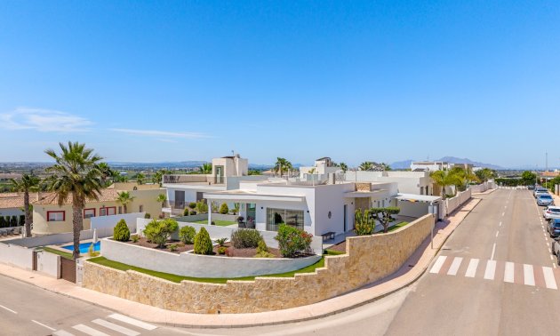 Resale - Villa -
La Marina - La Marina - Urbanization