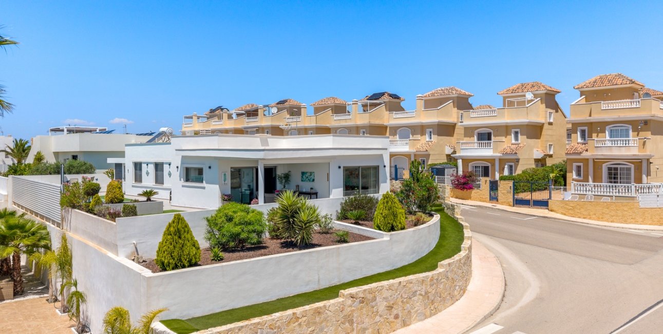 Resale - Villa -
La Marina - La Marina - Urbanization