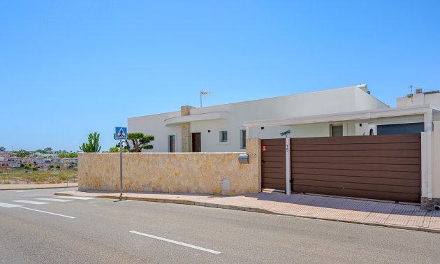 Resale - Villa -
La Marina - La Marina - Urbanization