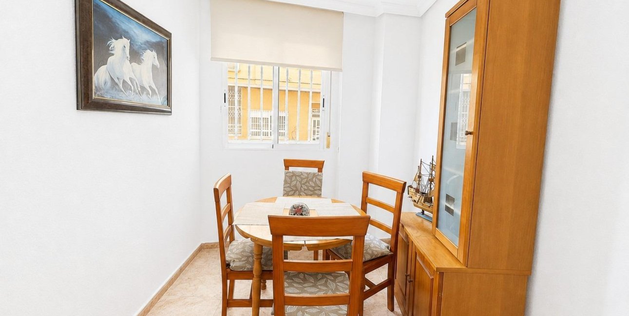 Resale - Apartment / flat -
Torrevieja - Playa del Cura