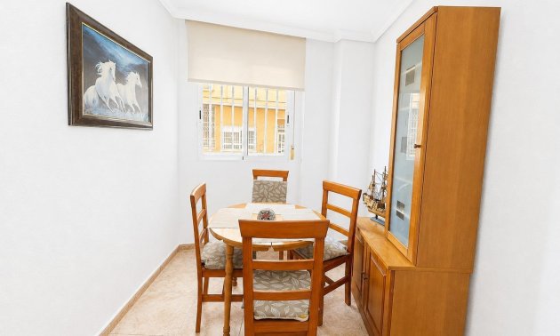 Resale - Apartment / flat -
Torrevieja - Playa del Cura