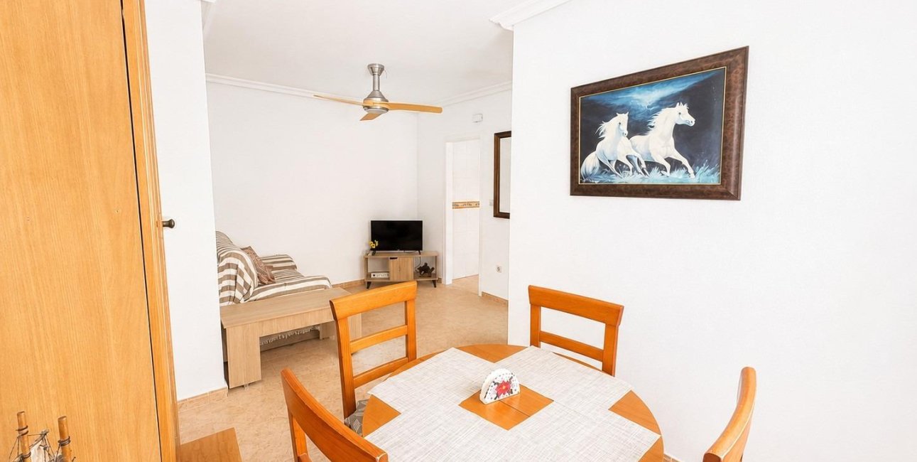 Resale - Apartment / flat -
Torrevieja - Playa del Cura