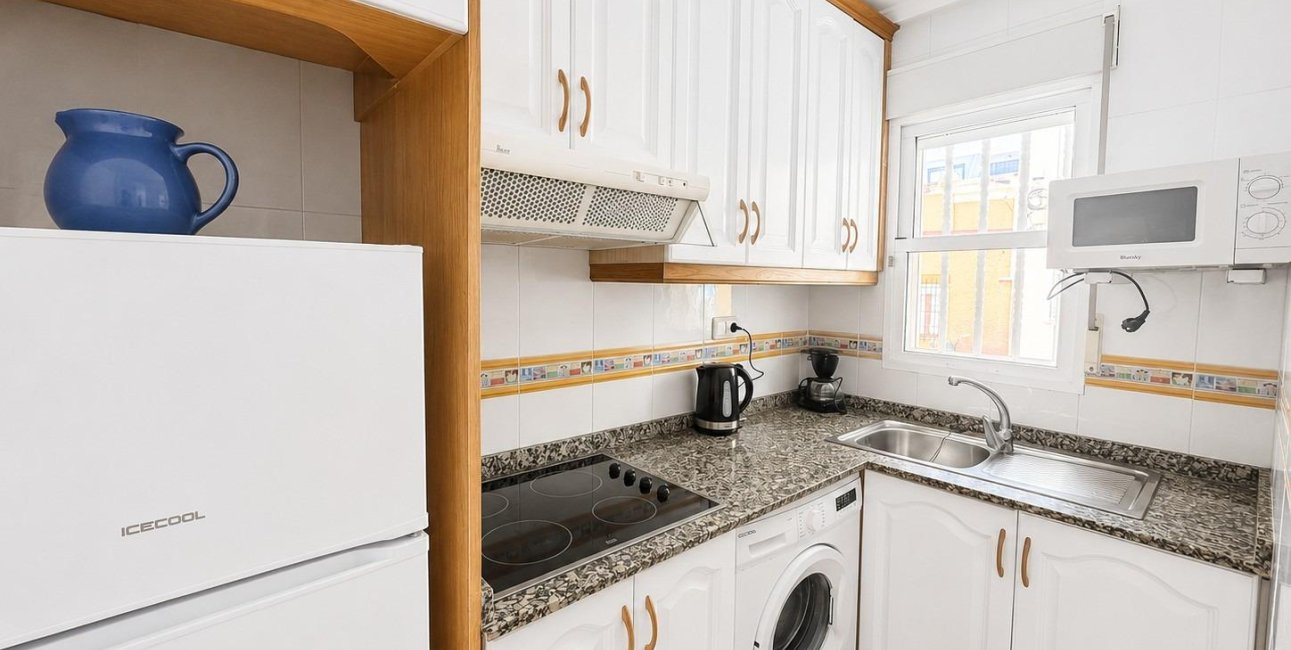 Resale - Apartment / flat -
Torrevieja - Playa del Cura