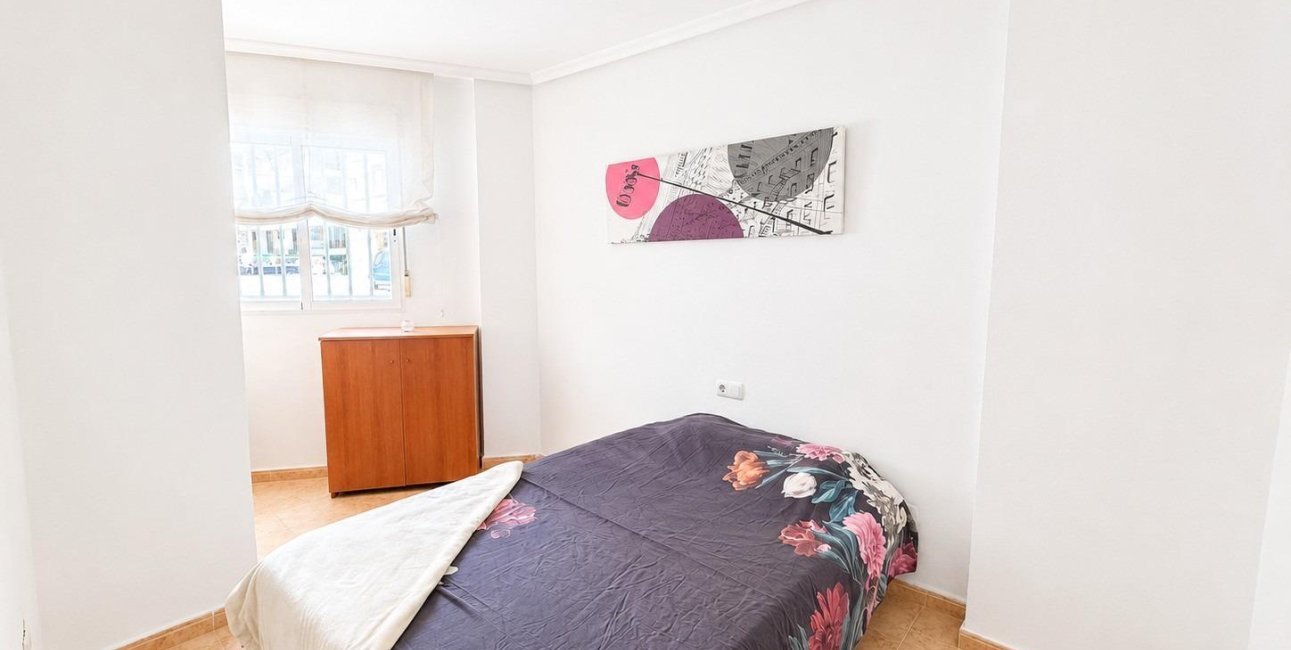 Resale - Apartment / flat -
Torrevieja - Playa del Cura
