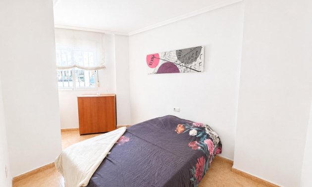 Resale - Apartment / flat -
Torrevieja - Playa del Cura