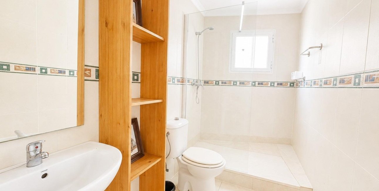 Resale - Apartment / flat -
Torrevieja - Playa del Cura