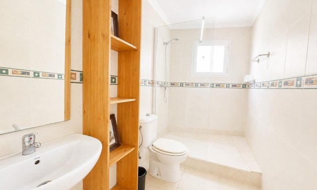 Resale - Apartment / flat -
Torrevieja - Playa del Cura