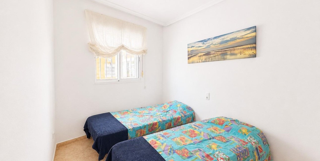 Resale - Apartment / flat -
Torrevieja - Playa del Cura